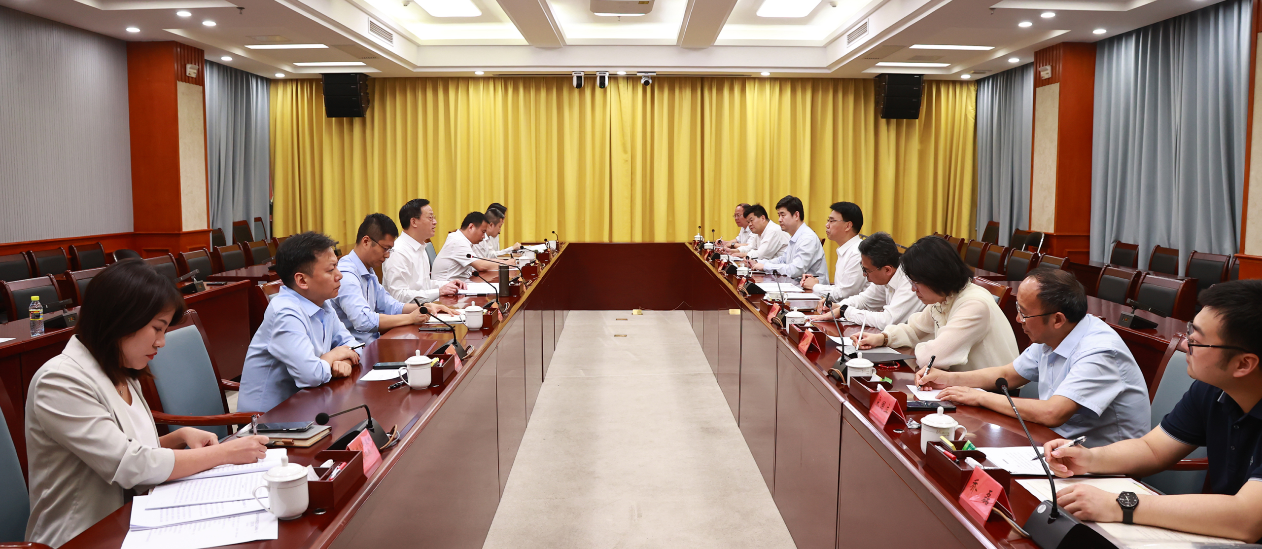 王祺扬会见中国农业科学院客人