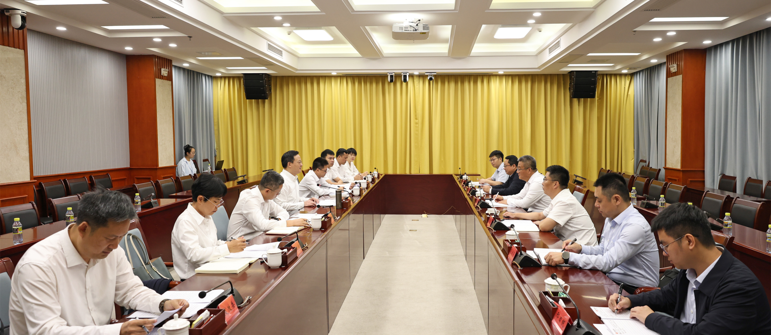 王祺扬会见国家能源集团海南公司客人