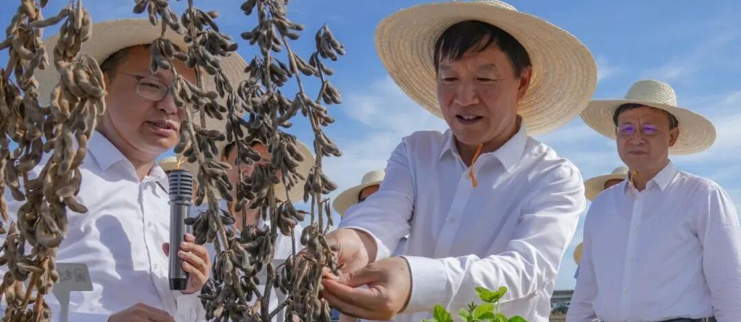 刘小明在三亚调研崖州湾国家实验室建设情况并看望重点联系专家