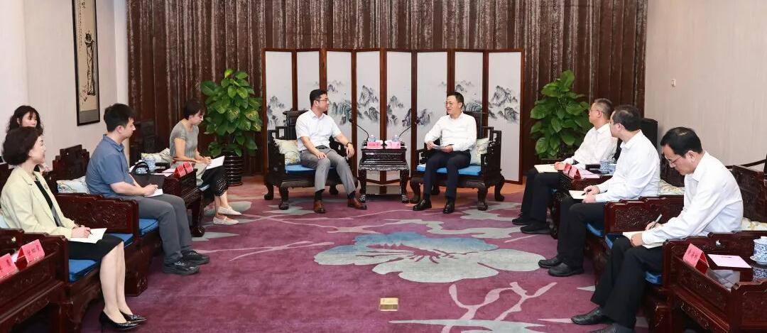 王祺扬会见中国贸促会副会长刘健男一行