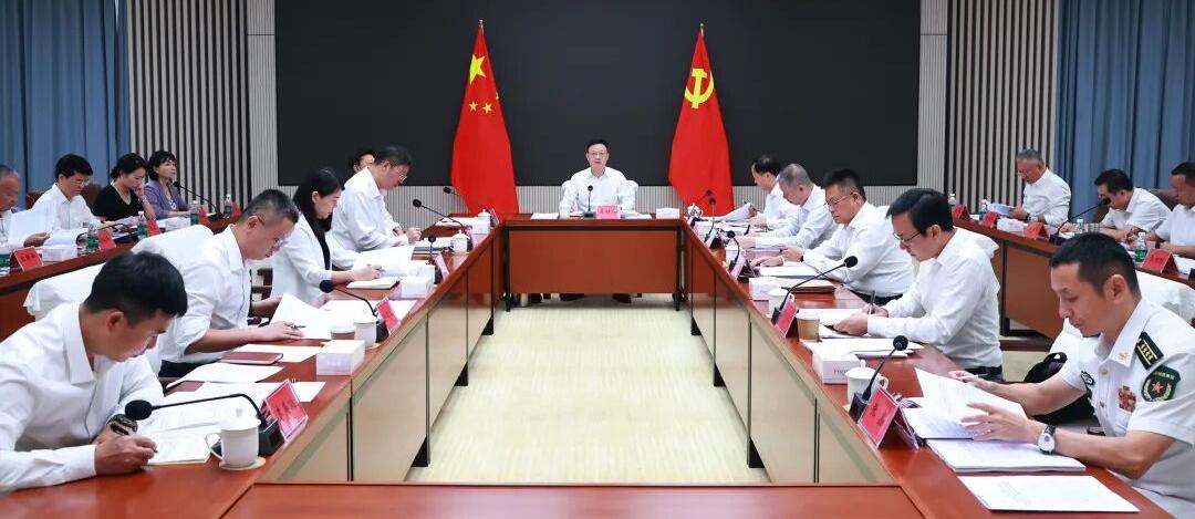 市委常委会（扩大）会议暨市委理论学习中心组（扩大）学习会召开