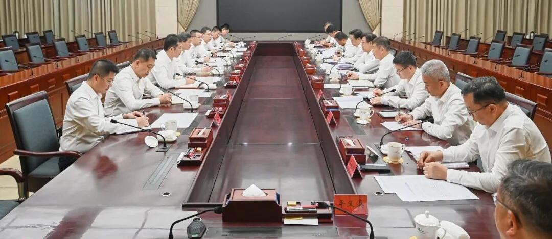 海南省政府与中国电信签署“十五五”战略合作协议，冯飞刘小明与柯瑞文一行会谈并证签